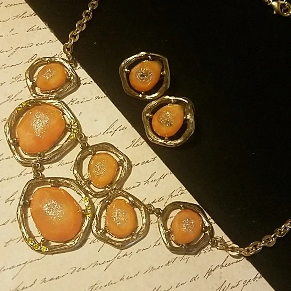 S171 Chunky & Fun Faceted Cobochon Necklace Set - Picture 4 of 15